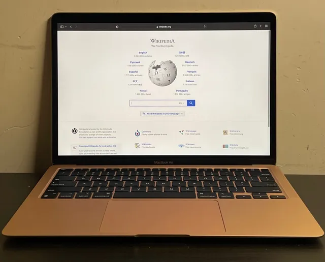 MacBook Air M1 8/256 ГБ, Space Gray