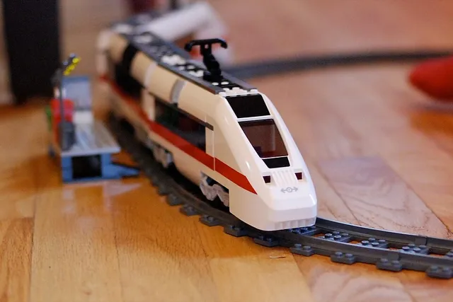 LEGO City 60337 — пасажирський поїзд